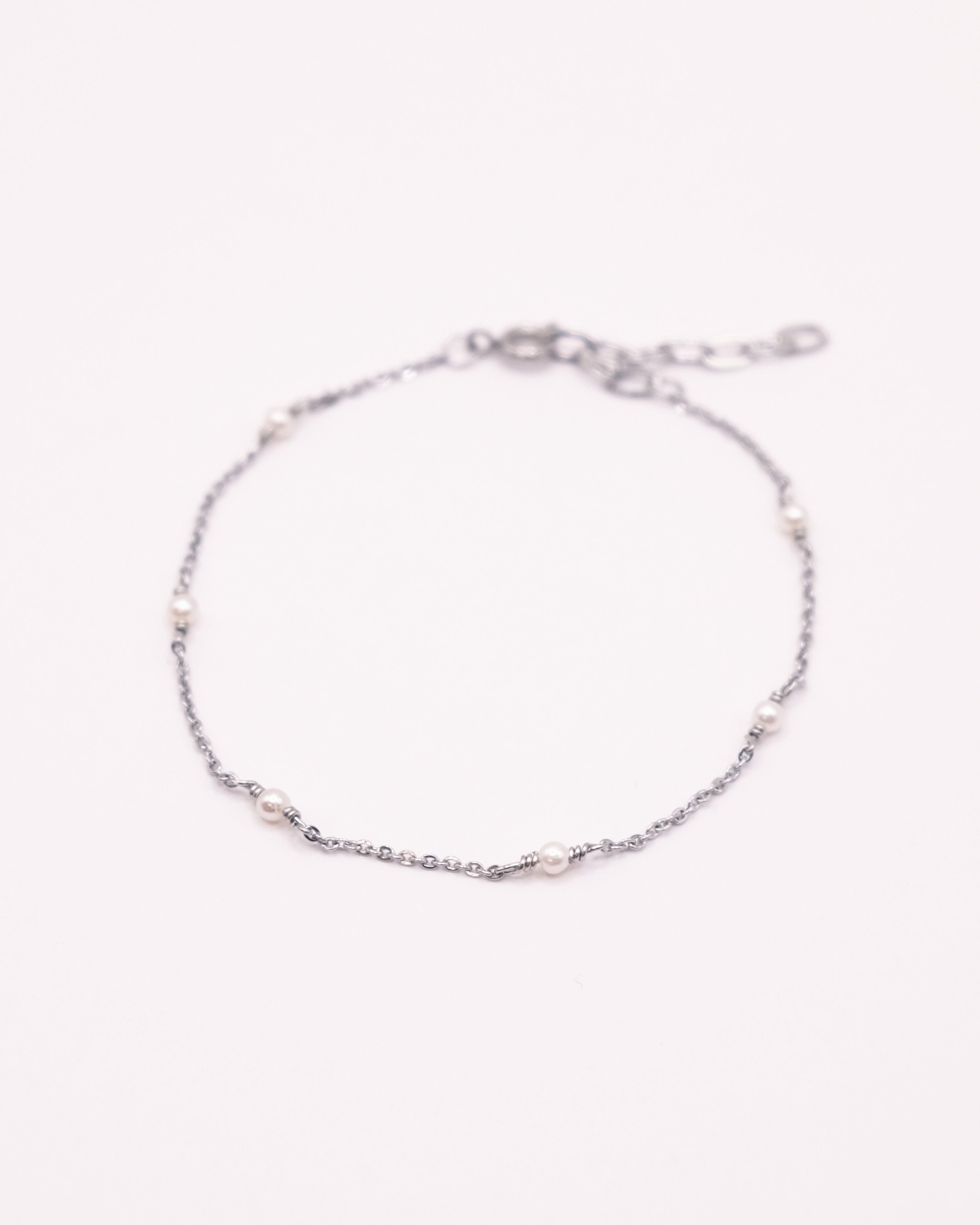 Bracelet Sissy argenté avec chaîne fine et perles de culture