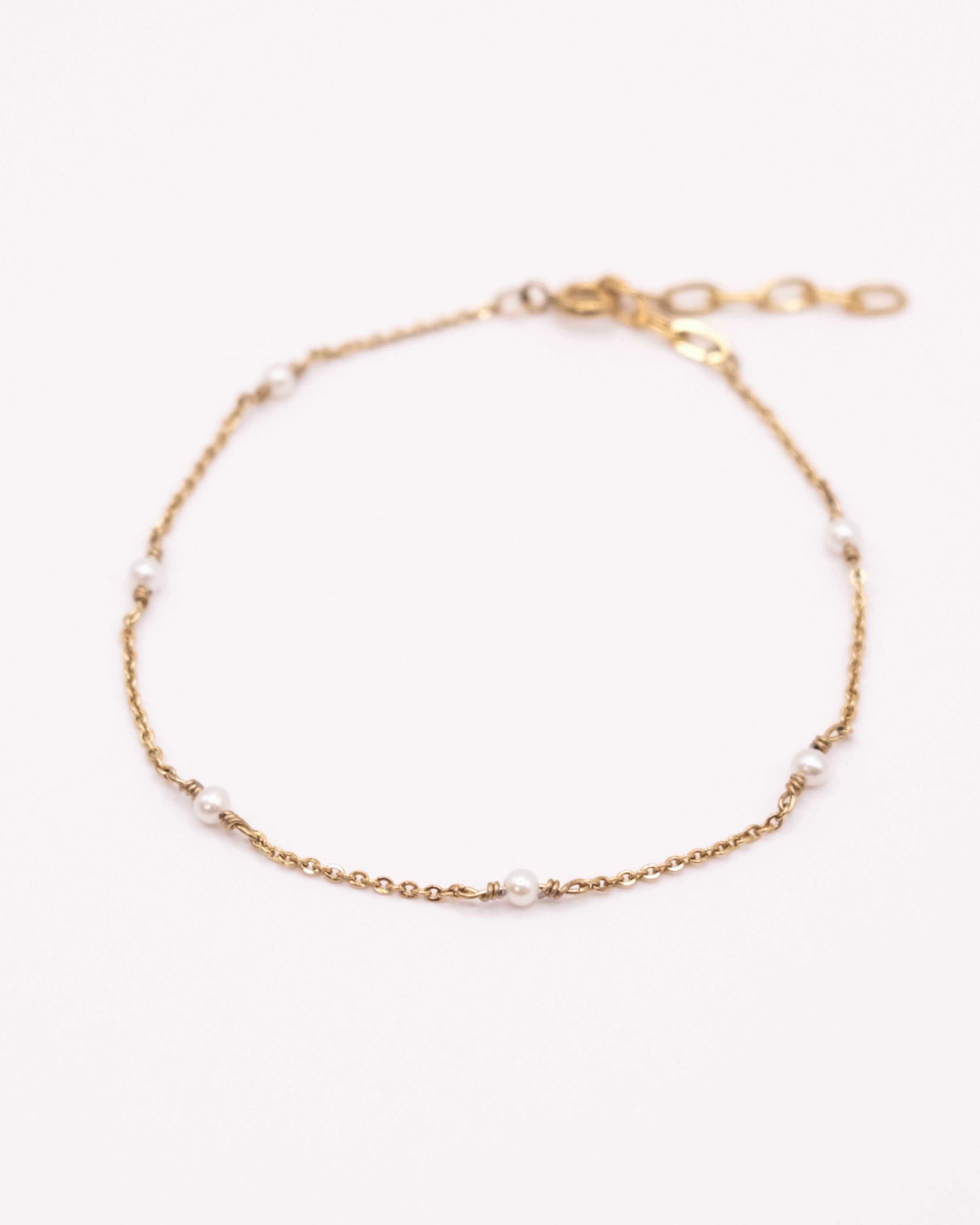 Bracelet Sissy doré avec chaîne fine et perles de culture