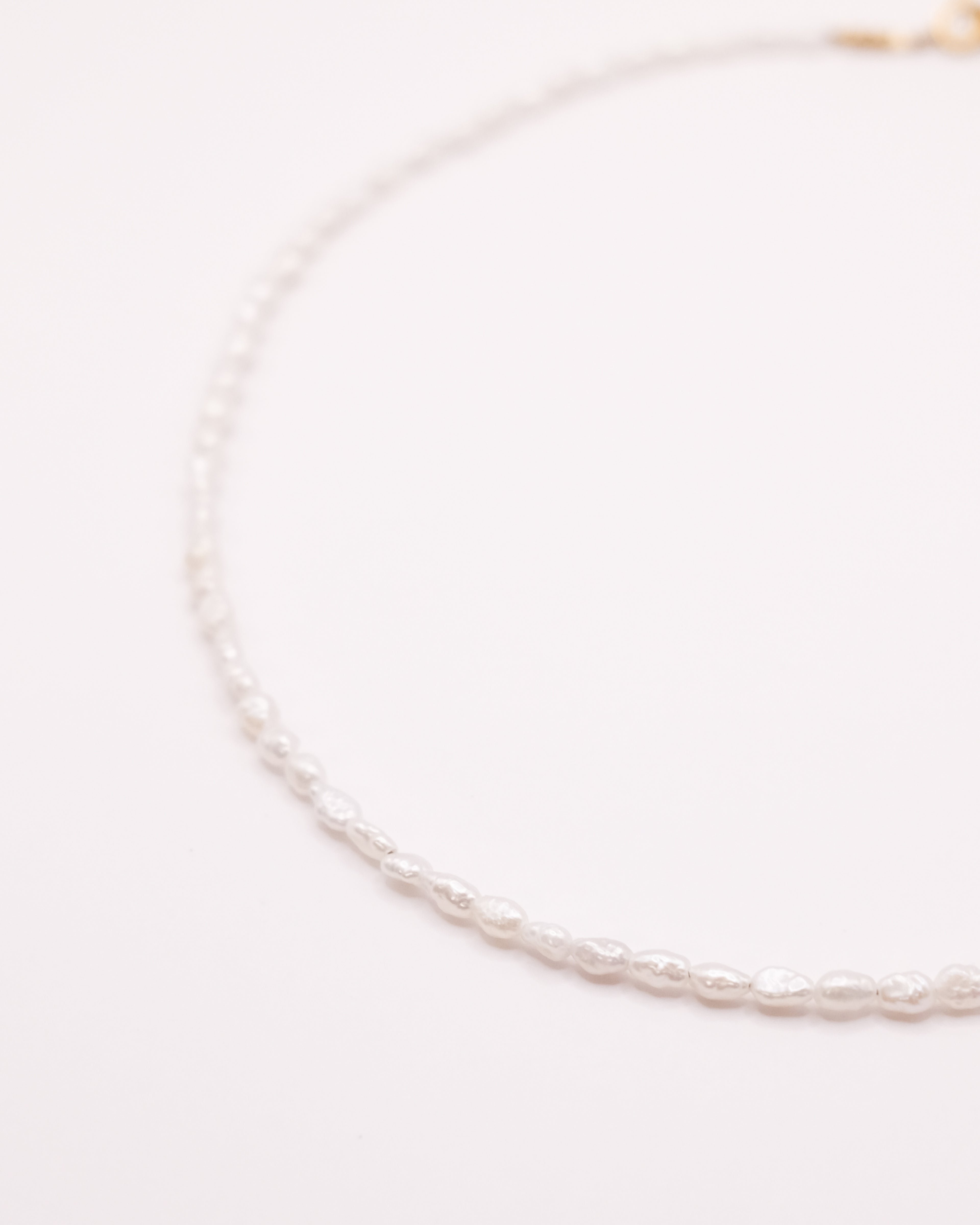 Collier Judith ras de cou en perles de culture grain de riz pépites